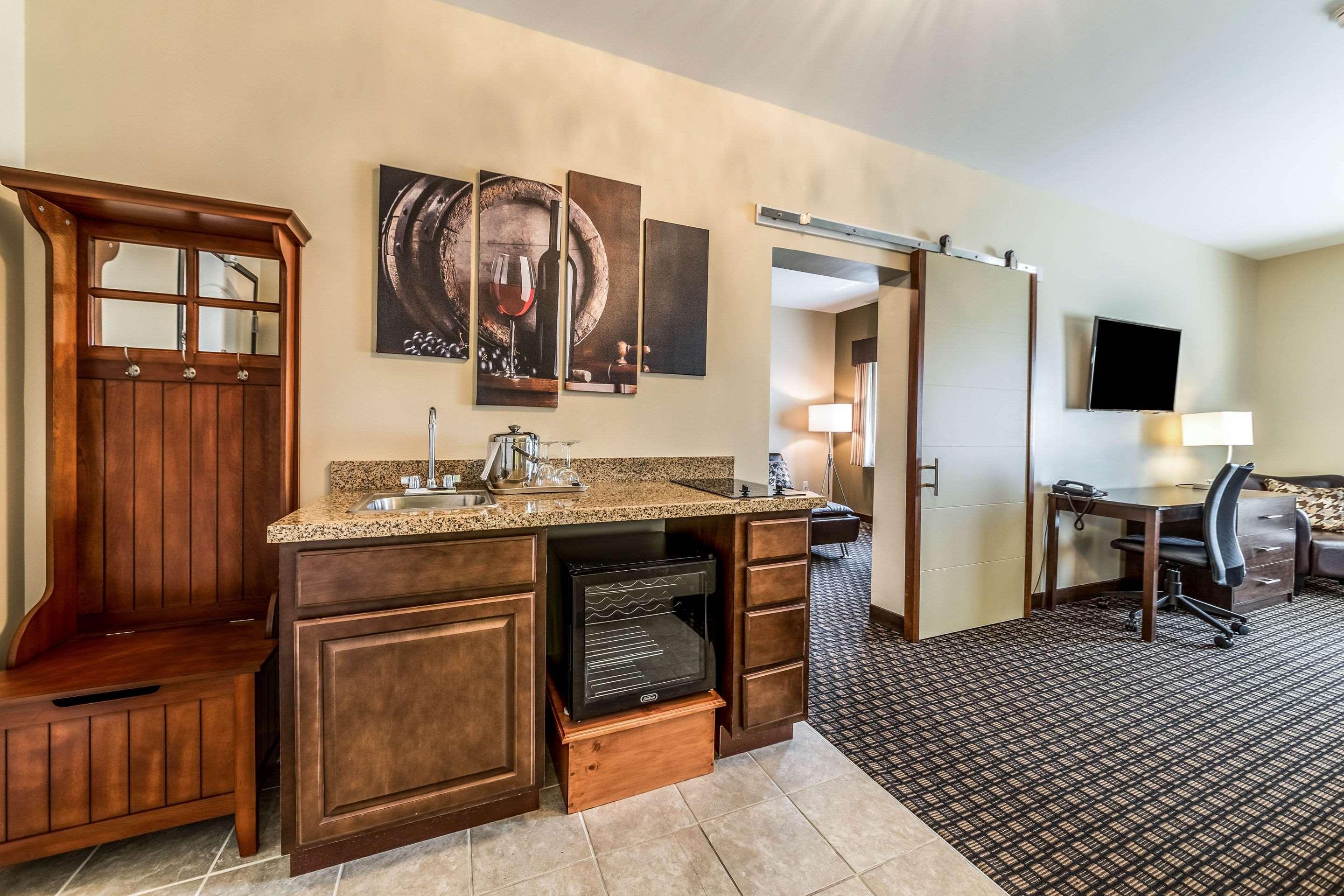 Comfort & - Frackville Hotel