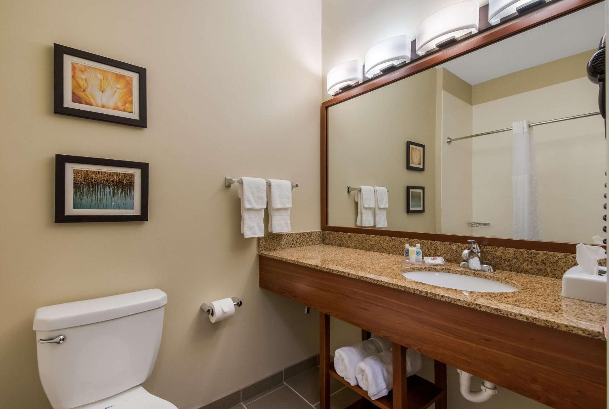 Comfort & - Frackville Hotel